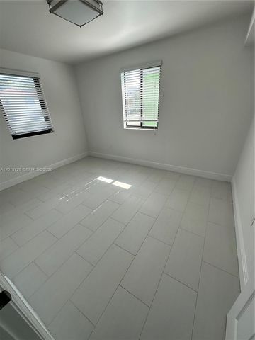 536 SW 7th St 6, Miami, FL 33130
