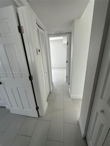 536 SW 7th St 6, Miami, FL 33130