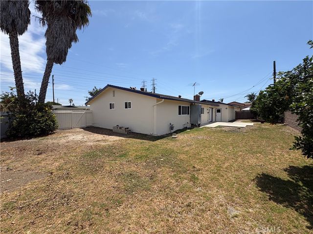 16681 Lucia Lane, Huntington Beach, CA 92647