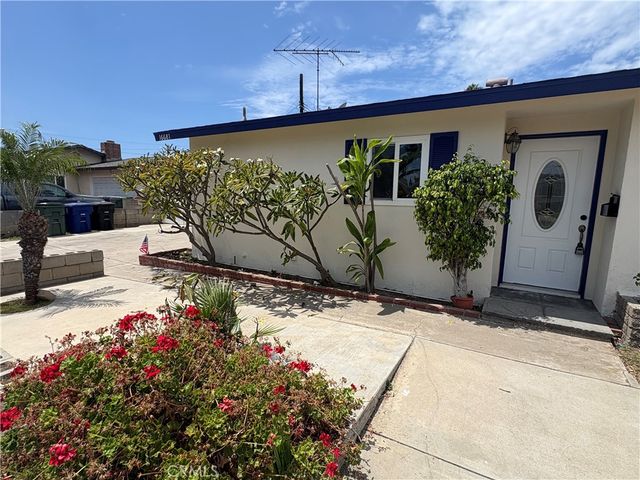16681 Lucia Lane, Huntington Beach, CA 92647