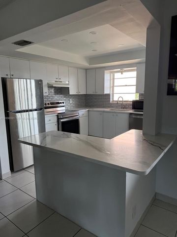 200 NE 12th Ave 7E, Hallandale Beach, FL 33009