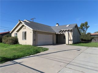 418 W Randall, Rialto, CA 92376