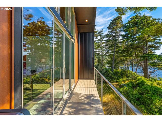 1170 Thirteenth, Port Orford, OR 97465