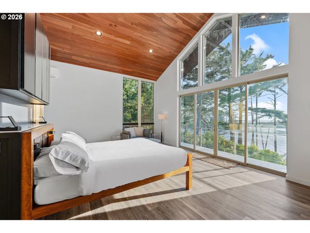 1170 Thirteenth, Port Orford, OR 97465