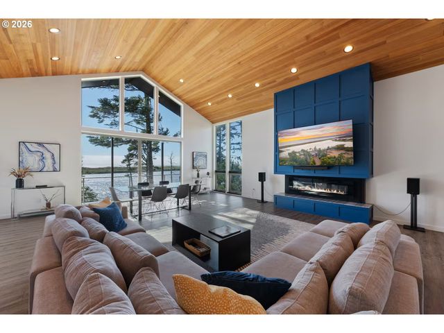 1170 Thirteenth, Port Orford, OR 97465
