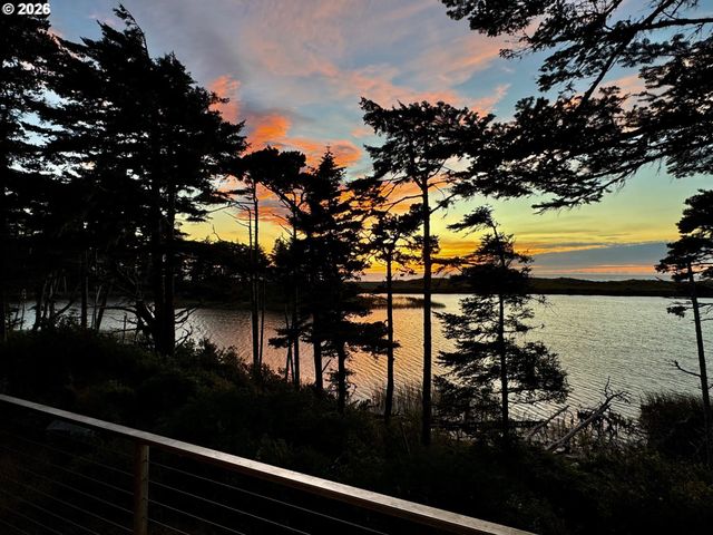 1170 Thirteenth, Port Orford, OR 97465
