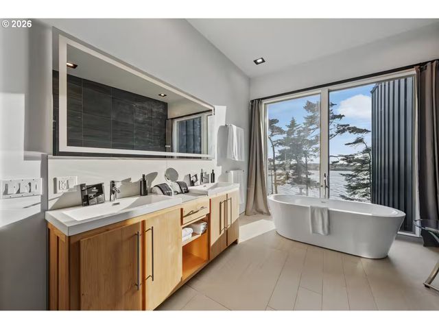 1170 Thirteenth, Port Orford, OR 97465