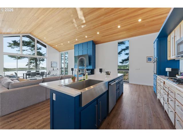 1170 Thirteenth, Port Orford, OR 97465