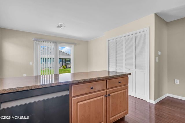 21 Camrose Street, Toms River, NJ 08757