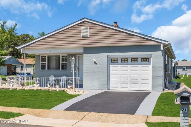21 Camrose Street, Toms River, NJ 08757