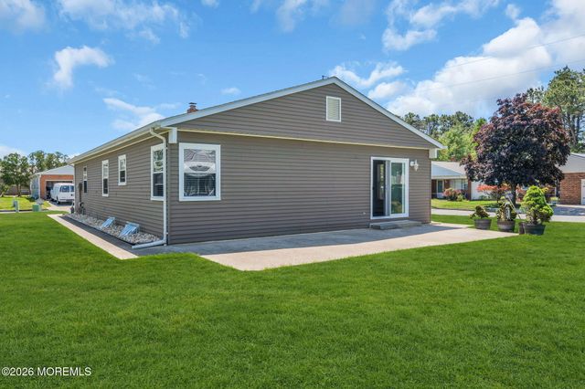 21 Camrose Street, Toms River, NJ 08757