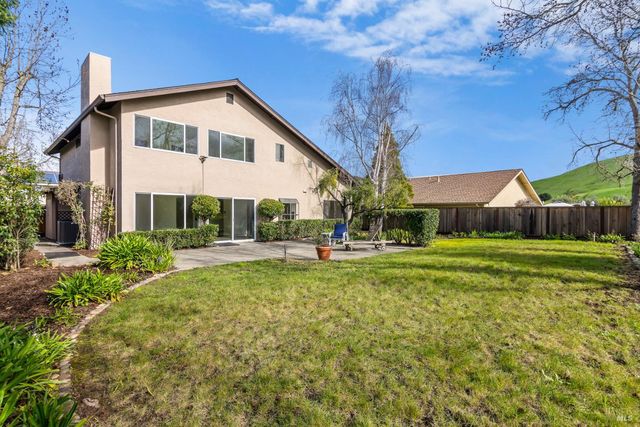 902 Bolton Cir, Benicia, CA 94510