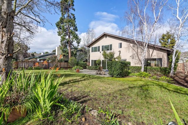 902 Bolton Cir, Benicia, CA 94510