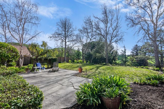 902 Bolton Cir, Benicia, CA 94510