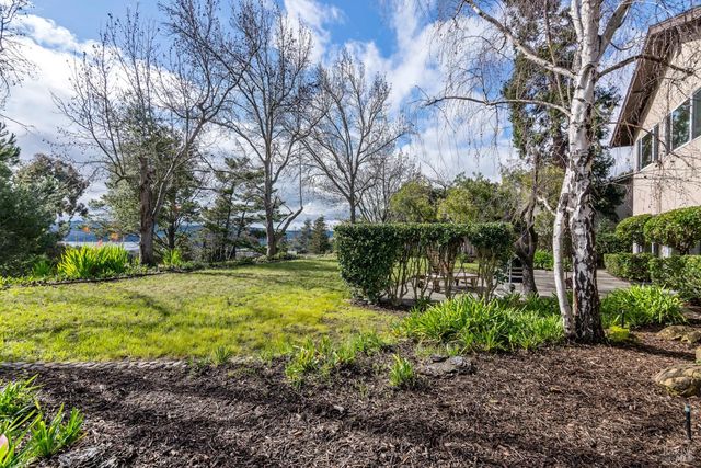 902 Bolton Cir, Benicia, CA 94510