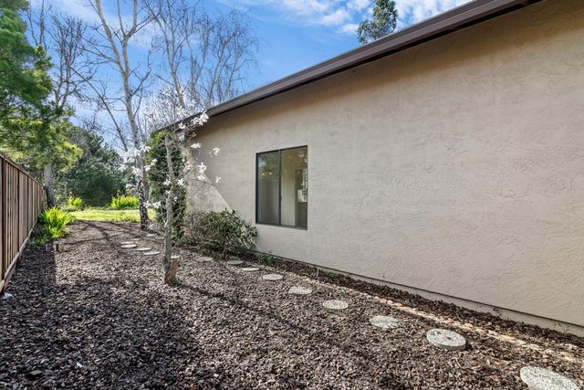 902 Bolton Cir, Benicia, CA 94510