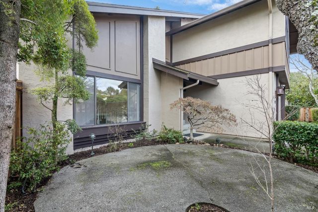 902 Bolton Cir, Benicia, CA 94510