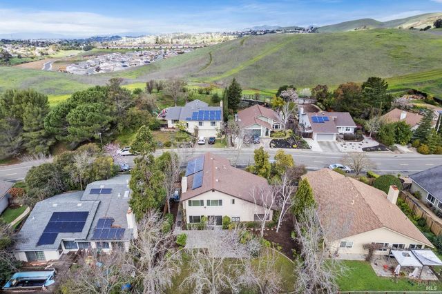 902 Bolton Cir, Benicia, CA 94510