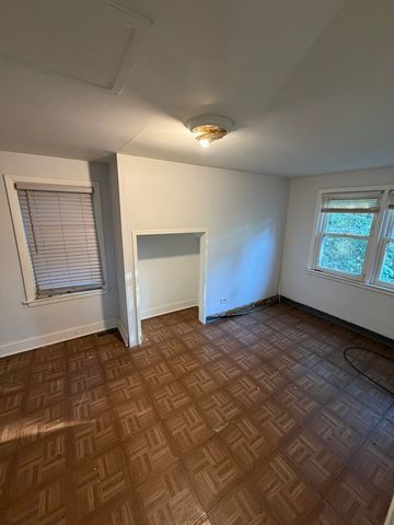 12800 S Parnell Avenue, Chicago, IL 60628