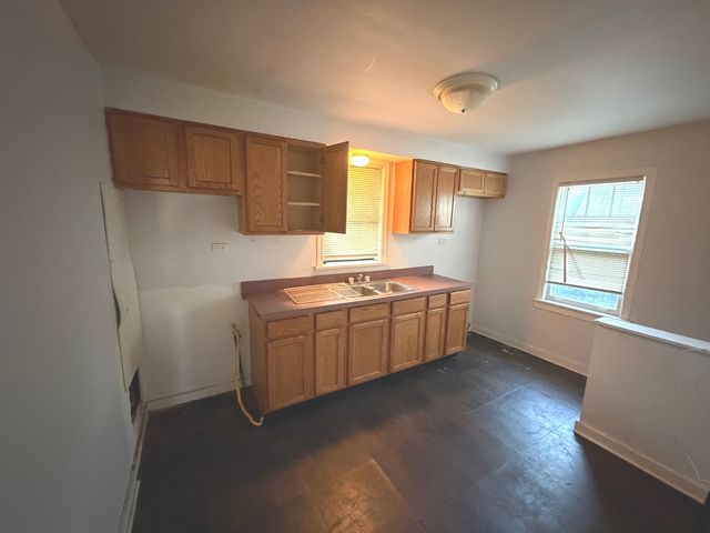 12800 S Parnell Avenue, Chicago, IL 60628