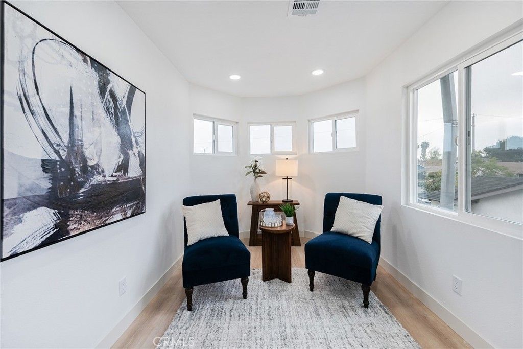 Image 11 of property listing at 945 N Summer, Anaheim, CA 92805