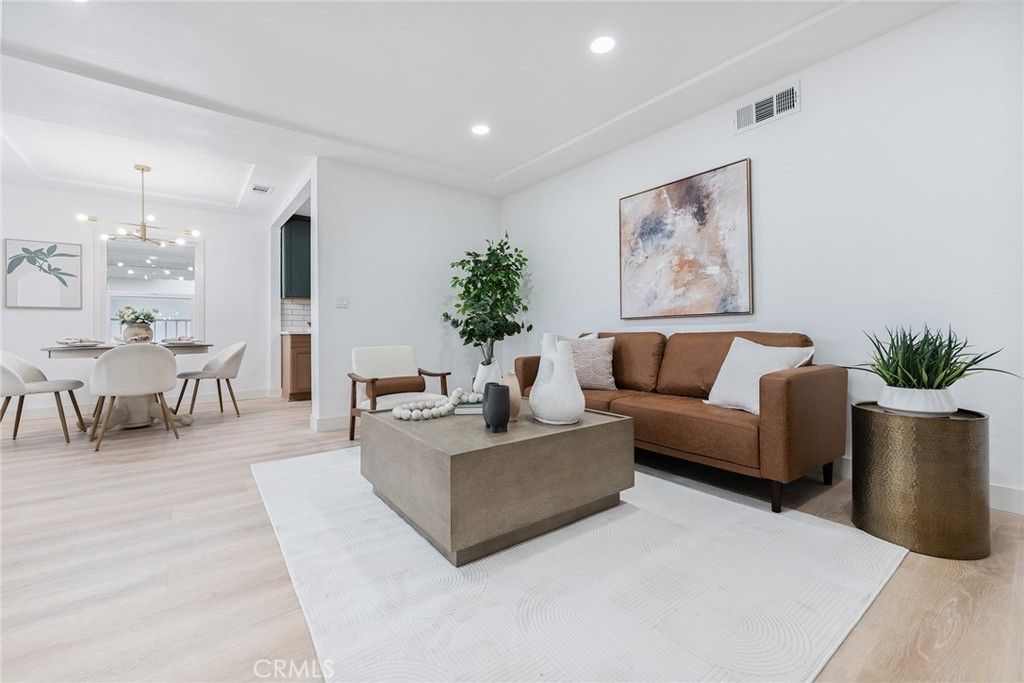 Image 7 of property listing at 945 N Summer, Anaheim, CA 92805