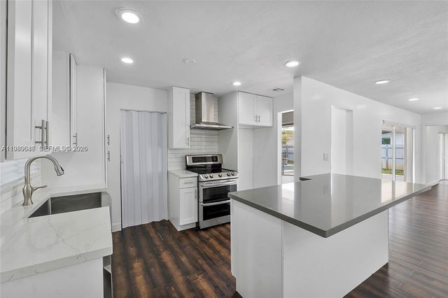 2261 Utopia Dr, Miramar, FL 33023