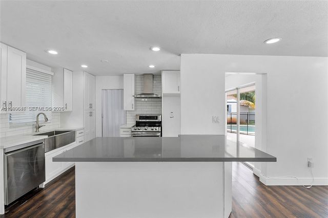 2261 Utopia Dr, Miramar, FL 33023