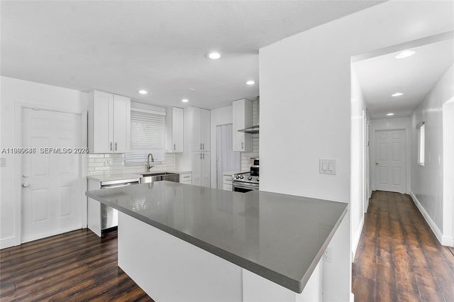 2261 Utopia Dr, Miramar, FL 33023