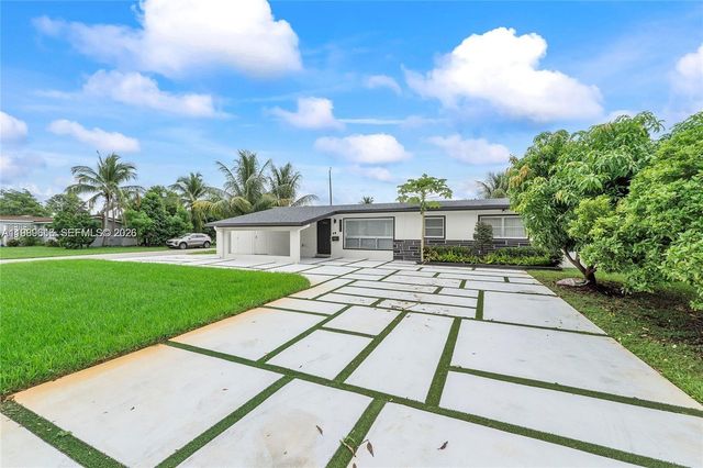 2261 Utopia Dr, Miramar, FL 33023