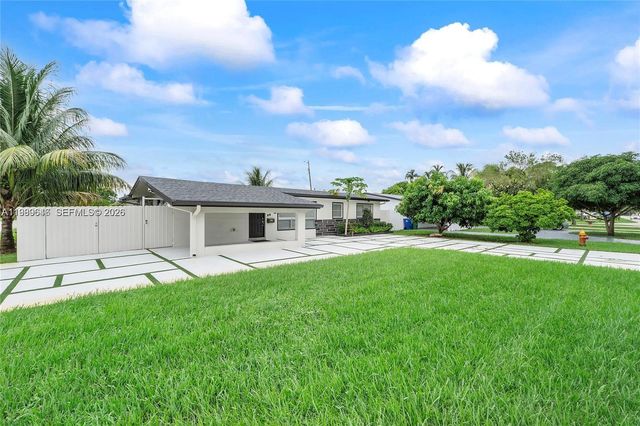 2261 Utopia Dr, Miramar, FL 33023