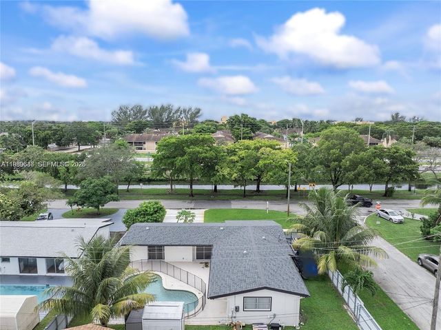 2261 Utopia Dr, Miramar, FL 33023