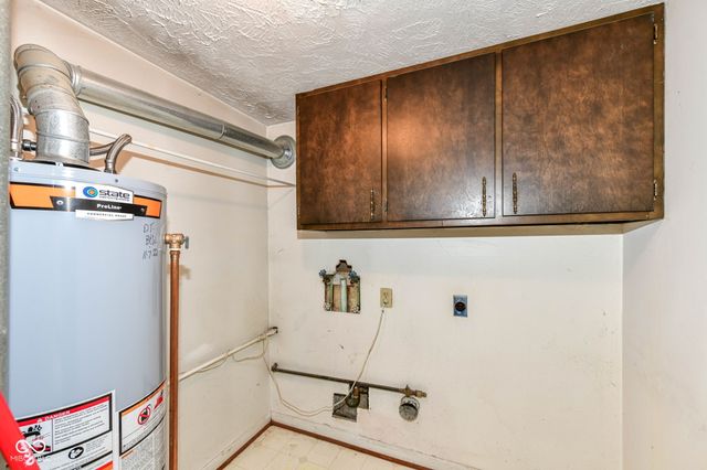 9560 Mercury Drive, Indianapolis, IN 46229