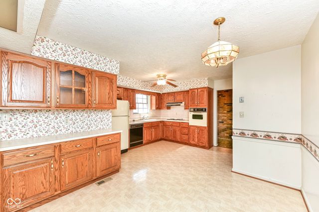 9560 Mercury Drive, Indianapolis, IN 46229