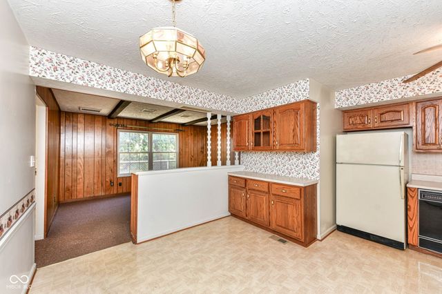 9560 Mercury Drive, Indianapolis, IN 46229