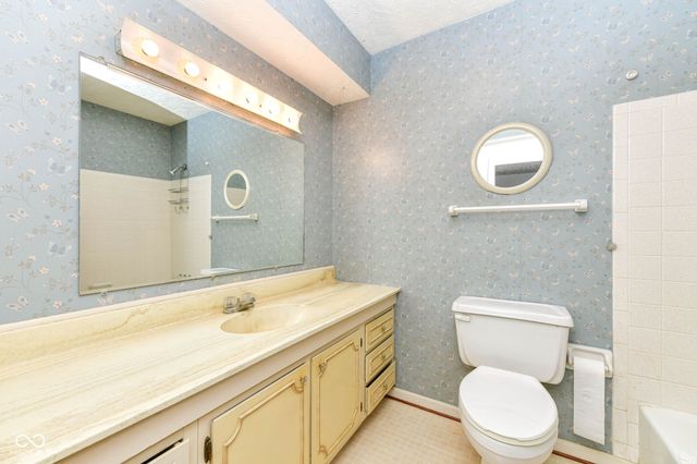 9560 Mercury Drive, Indianapolis, IN 46229