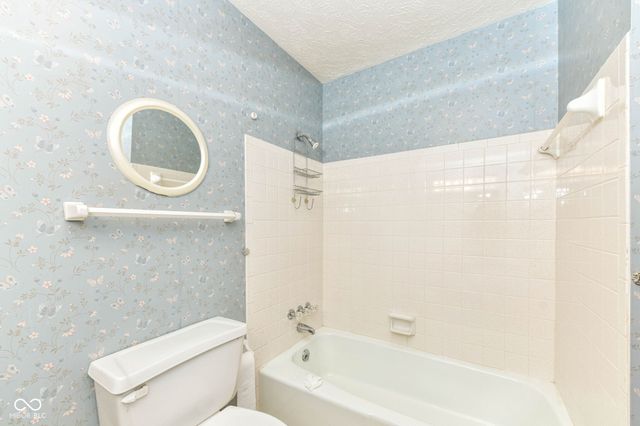 9560 Mercury Drive, Indianapolis, IN 46229