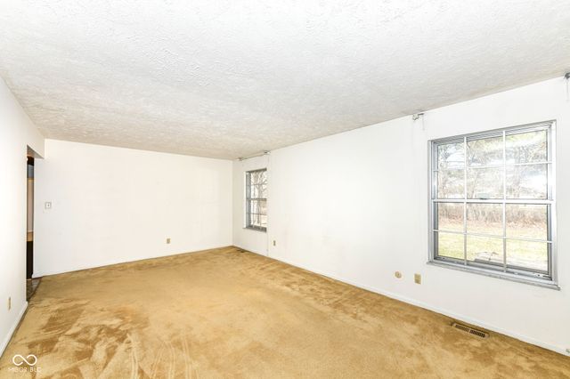 9560 Mercury Drive, Indianapolis, IN 46229