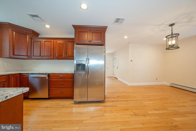 107 W CIRCULAR AVE, Paoli, PA 19301