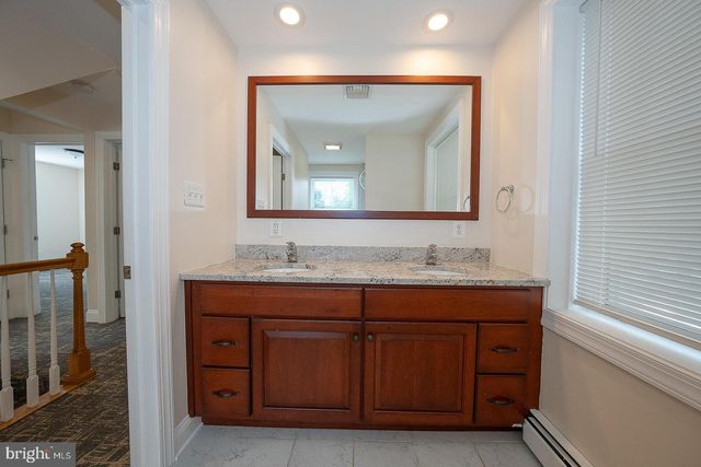 107 W CIRCULAR AVE, Paoli, PA 19301