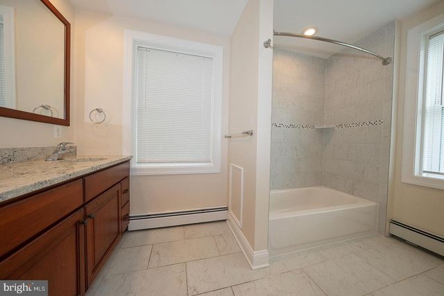 107 W CIRCULAR AVE, Paoli, PA 19301