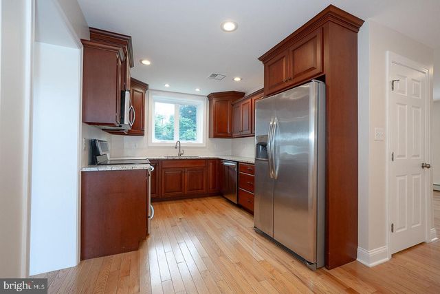 107 W CIRCULAR AVE, Paoli, PA 19301
