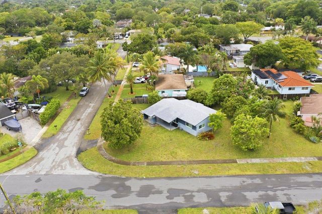 2421 SW 16th Street, Fort Lauderdale, FL 33312