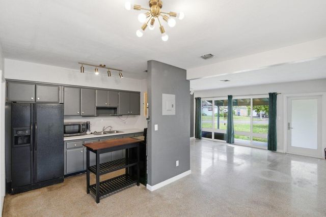 2421 SW 16th Street, Fort Lauderdale, FL 33312