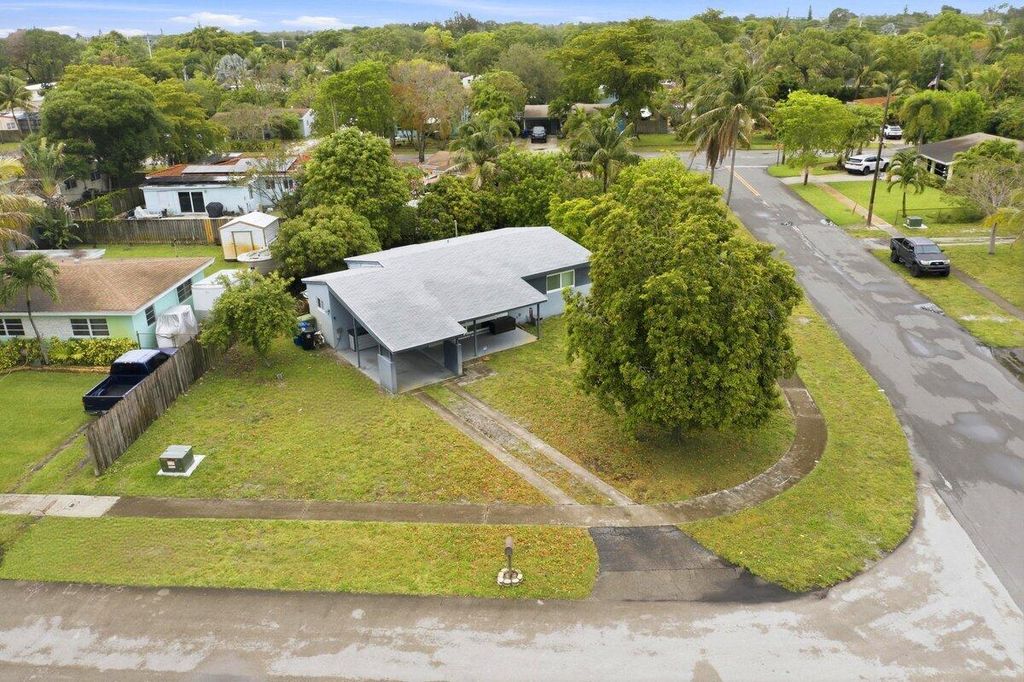 2421 SW 16th Street, Fort Lauderdale, FL 33312