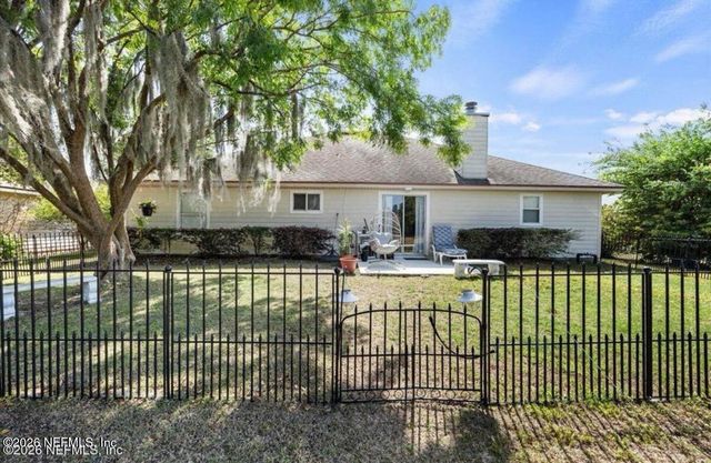 2303 RAVINES LAKES Road, Middleburg, FL 32068