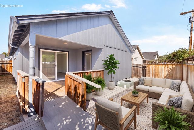 129 Cottonwood Drive, Eagle Point, OR 97524