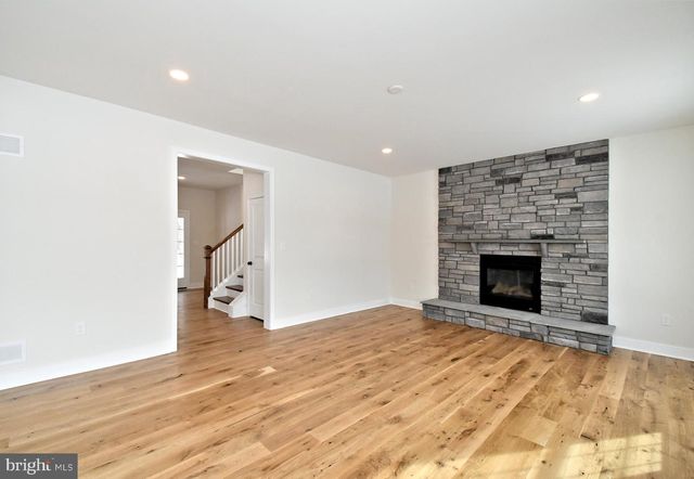 208 SCHWENK RD, Perkiomenville, PA 18074