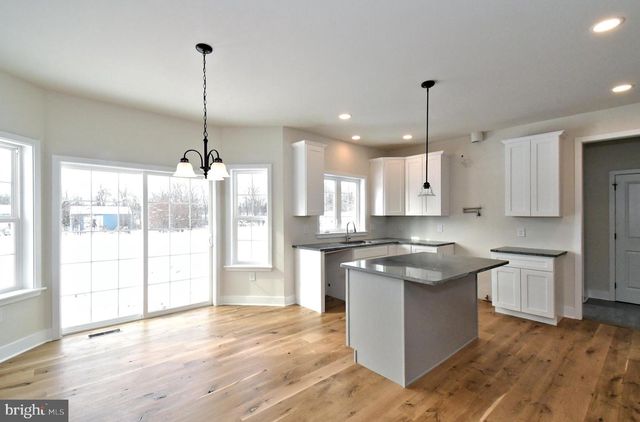 208 SCHWENK RD, Perkiomenville, PA 18074