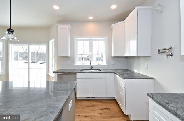 208 SCHWENK RD, Perkiomenville, PA 18074